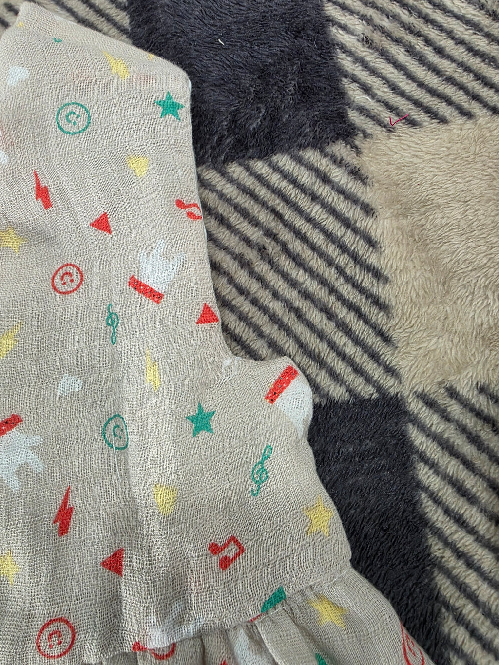 Musical Stars Baby Romper 6 Months with Hat